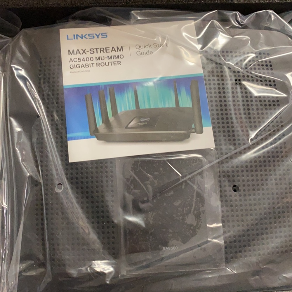 LINKSYS Max-Stream with MU-MIMO Technology Router - Picture 4 of 11
